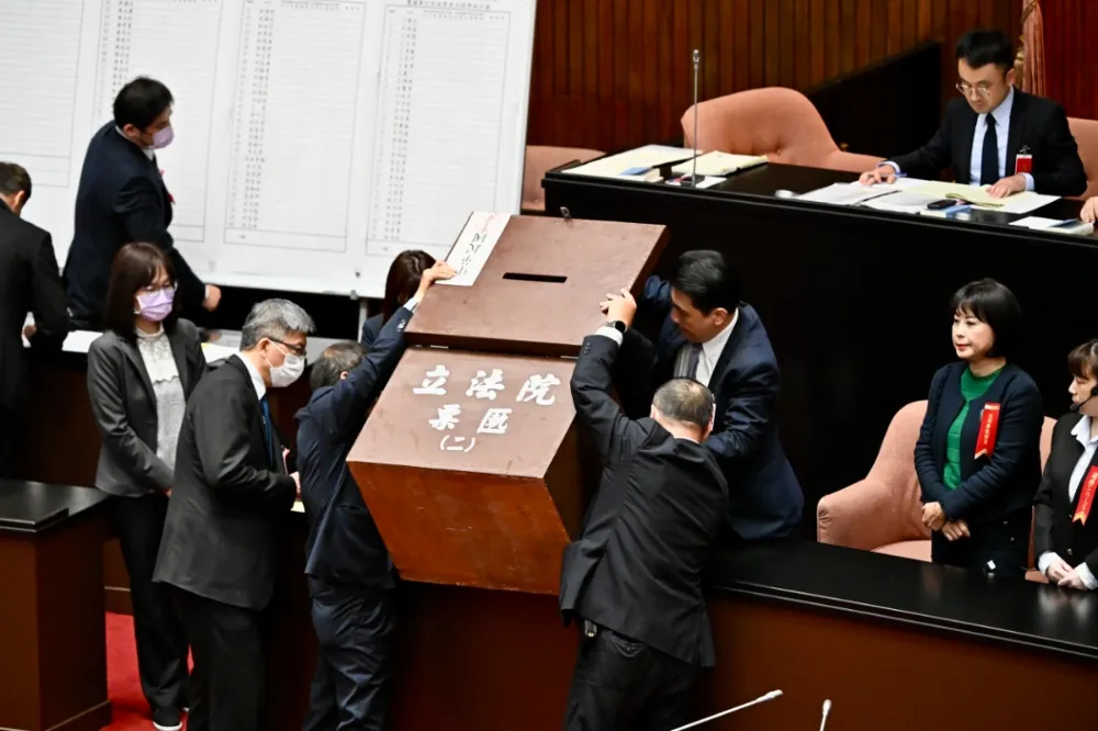 【內幕】總預算+財劃法雙覆議遭擋將釋憲　綠啟動下鄉宣講替罷免添柴火