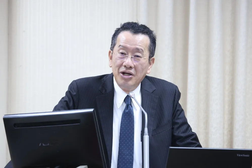 顧立雄昔反對「軍法復辟」今反轉　民眾黨批：大走回頭路