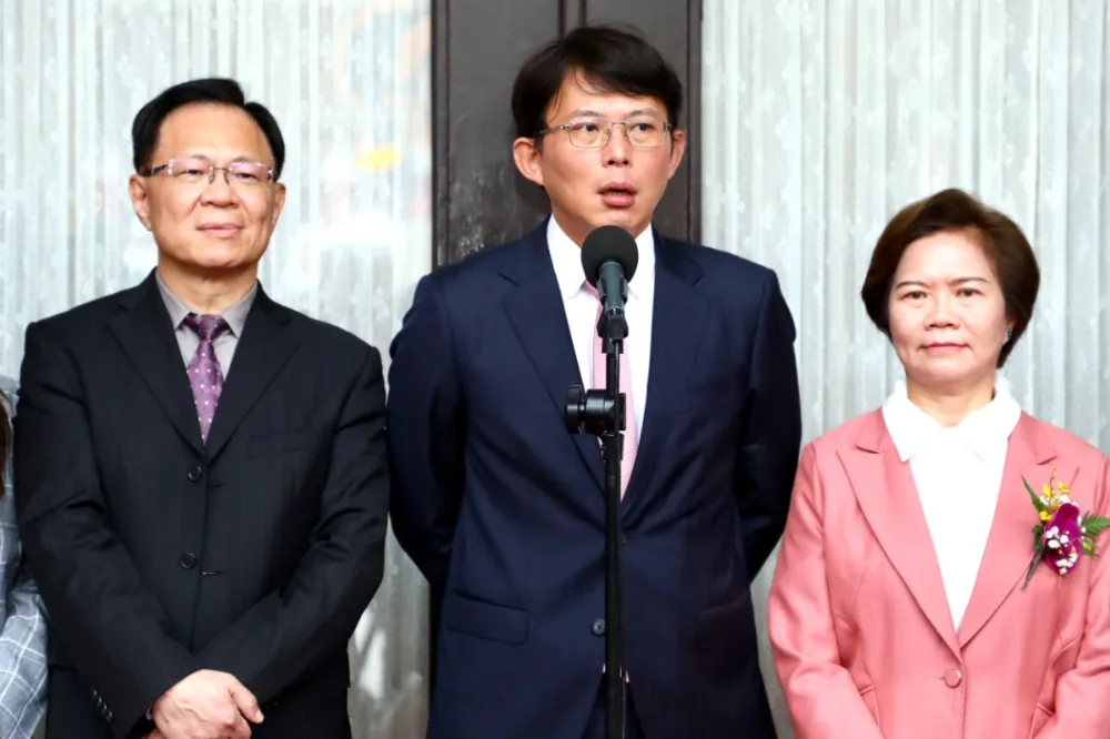 賴清德要恢復軍法審判　黃國昌質疑「連草案都沒有」：施政荒腔走板
