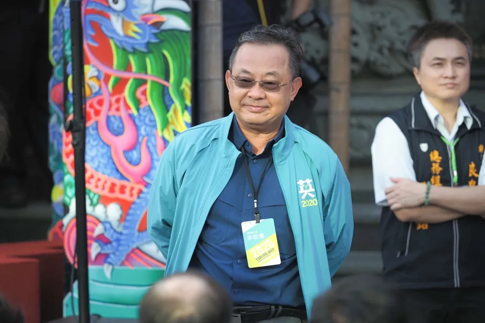 神腦國際今公告　前高雄縣長余政憲接任董座一職
