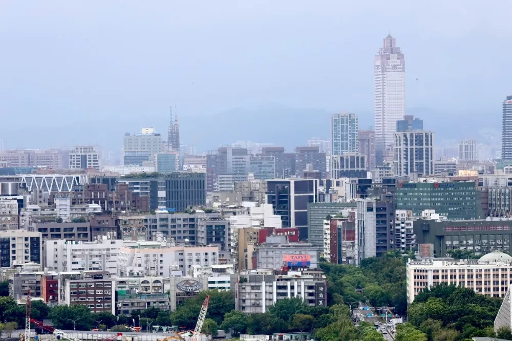 央行利率連4凍！房市管制未再出手　下修經濟成長率至3.05%