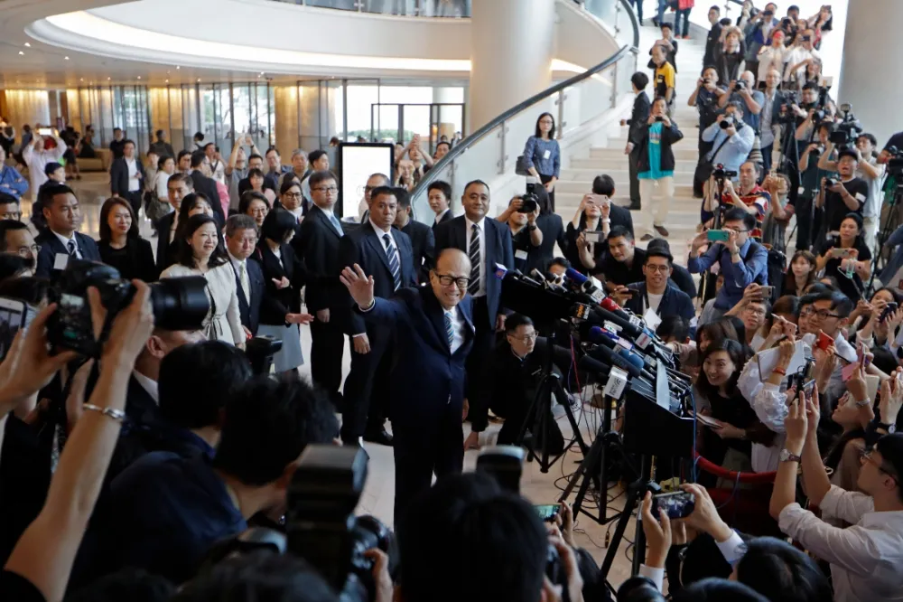 李嘉誠實為「重歐輕中」急先鋒　長和2024總營收歐洲佔比逾半