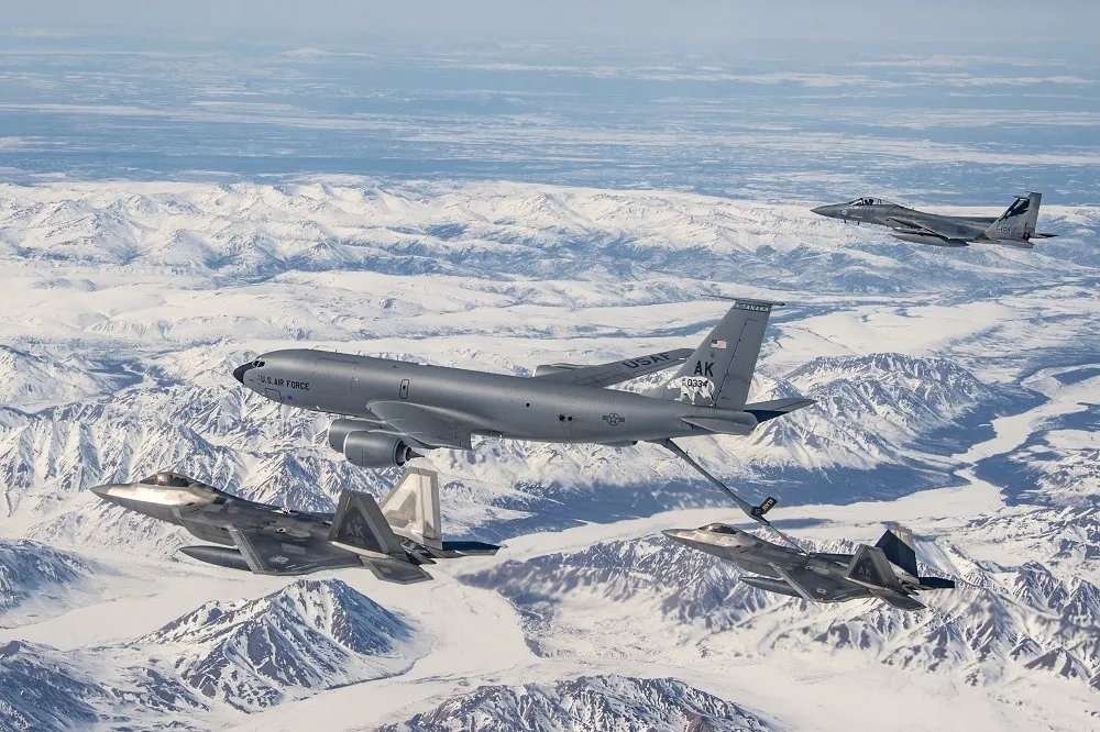 【有片】美軍未來加油機問題多　KC-135恐要飛過它的100歲生日