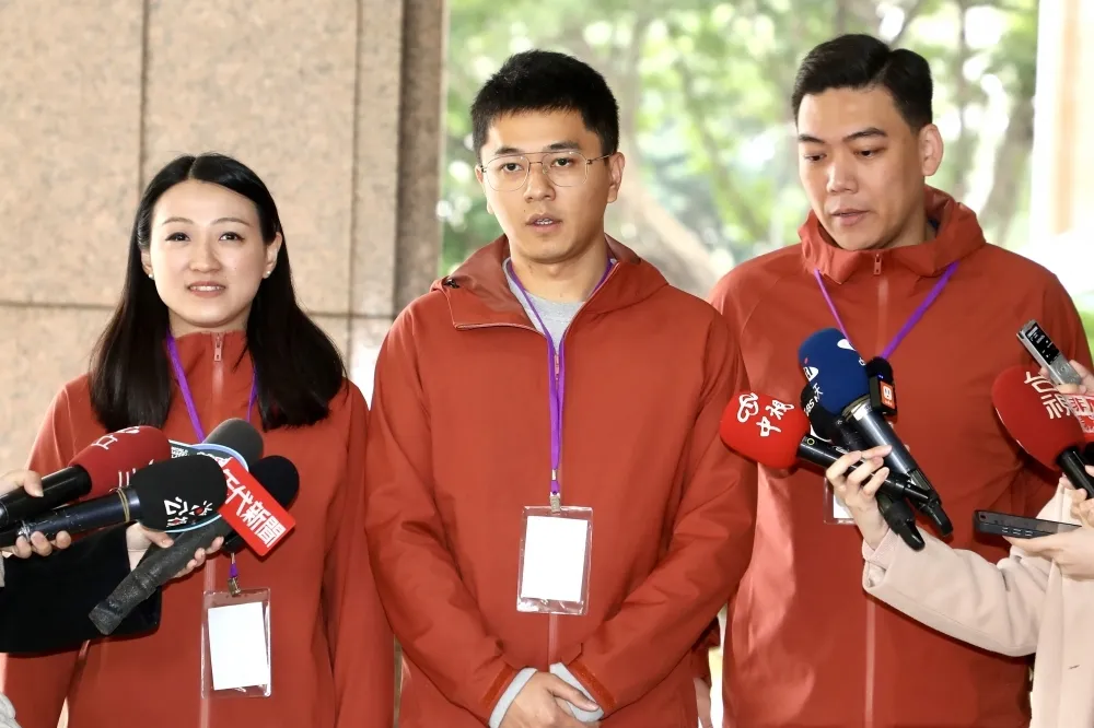 母控遭藍營高層施壓接任罷免案領銜人　李孝亮聲明：我是自願的