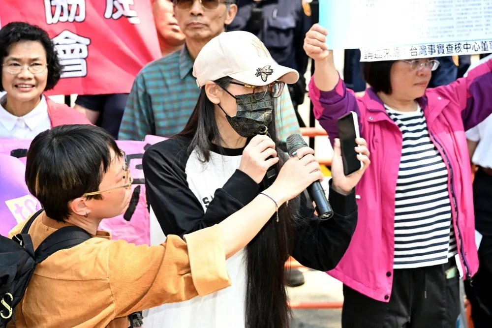 王丹專欄：「亞亞事件」讓人想起中共的上一次軍事行動