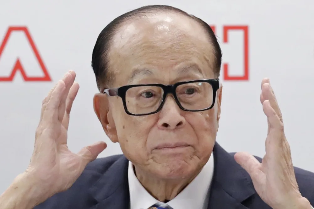 李嘉誠脫身功夫一流