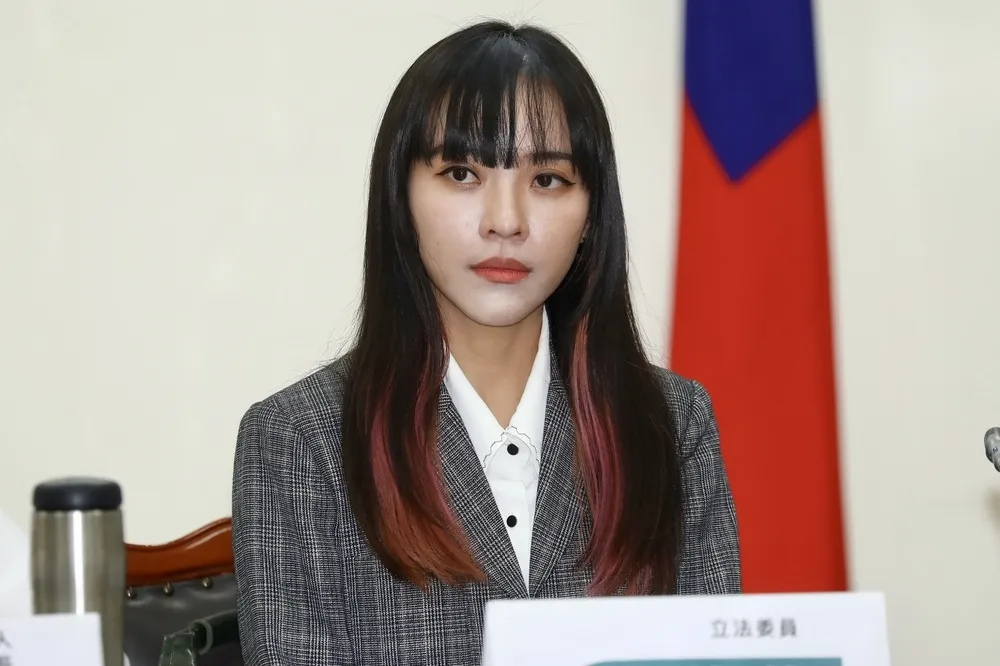 不只「死亡連署」！老翁行動不便住安養院卻遭冒名罷免黃捷　家屬氣炸