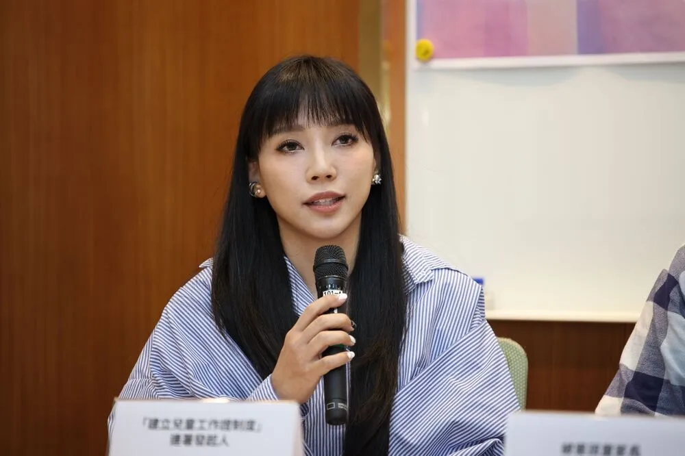 李靚蕾現身立院為兒少發聲　籲連署建立「兒童工作證」