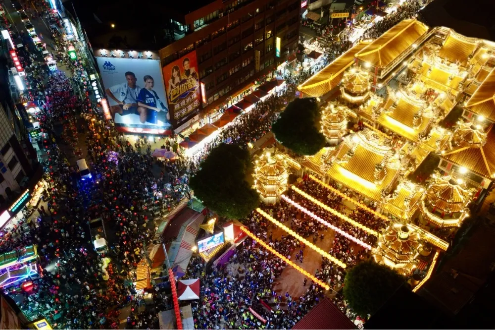 大甲媽遶境今深夜起駕　60萬信眾陪媽祖過大甲溪橋