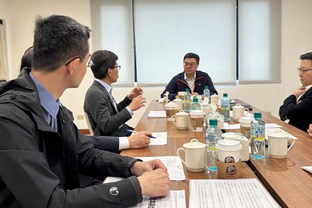 備戰周一台股大震盪　卓榮泰今邀金管會官員至官邸沙盤推演