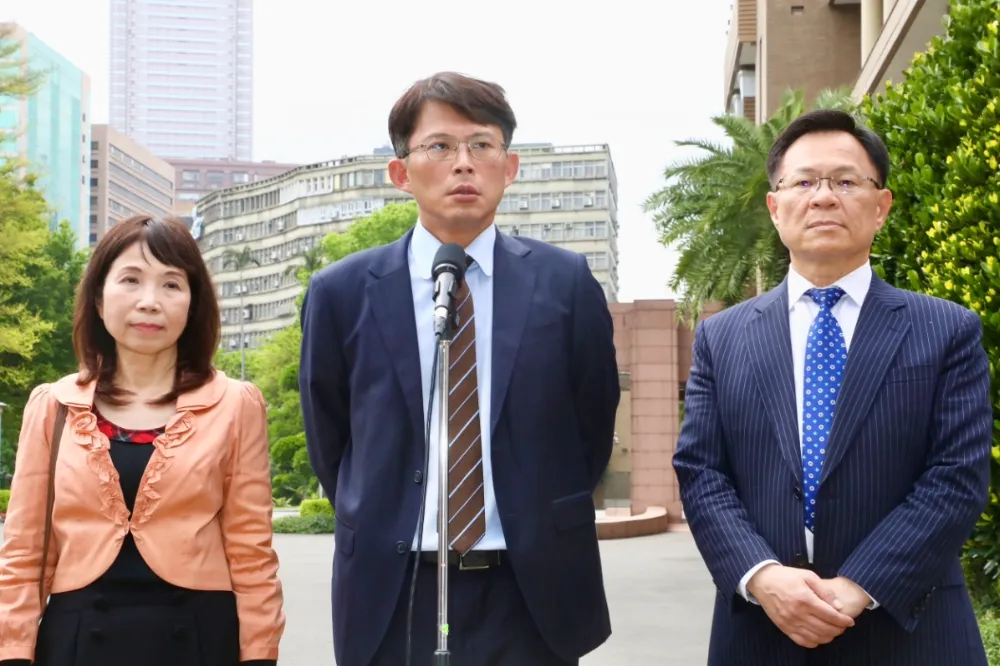 美32%對等關稅重創國內產業　黃國昌：賴清德不要再躲在第二線