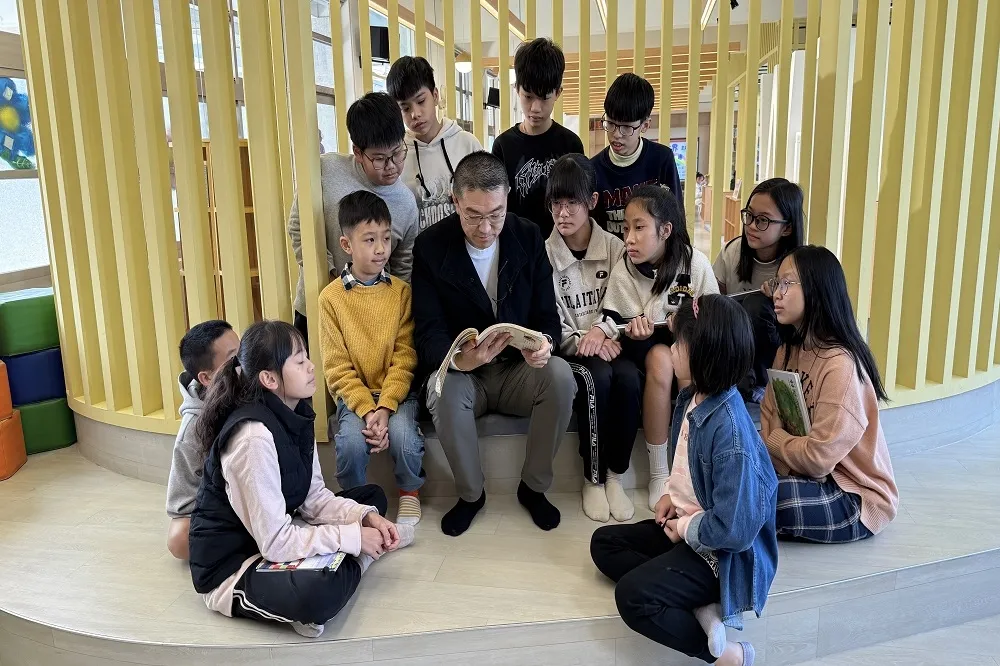 書香飄進校園角落　基隆主題書展「美麗心世界」啟動知識探索之旅
