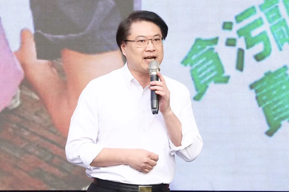 轟國民黨「聯中制美」請鬼拿藥單　林右昌高喊罷免傅崐萁除三害