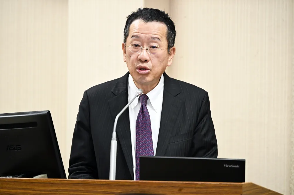 綠共諜妻曾任總統府憲兵　顧立雄曝安全查核3年1次：無國防部人員涉入