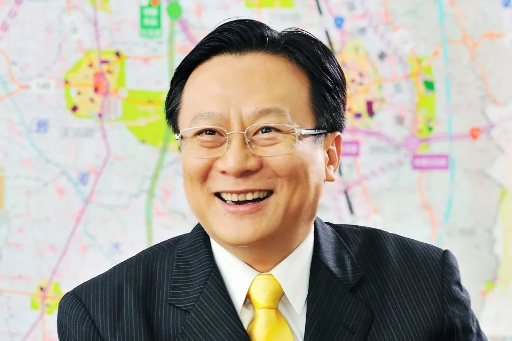 卓伯源宣布參選國民黨主席　強調只做「造王者」不選2028總統