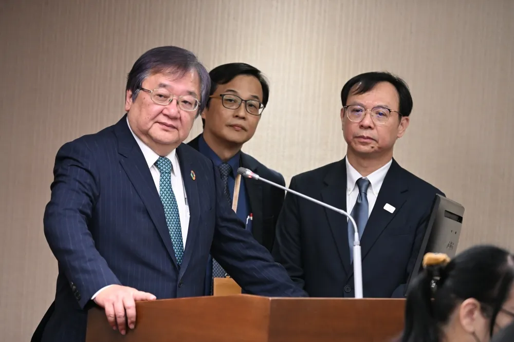 美對等關稅恐釀缺藥恐慌潮　健保署：72項藥品難替代