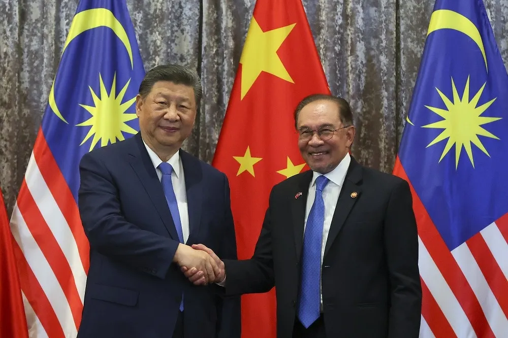 關稅戰正炙習近平卻出訪東南亞　彭博：趁機爭搶美國留下權力真空
