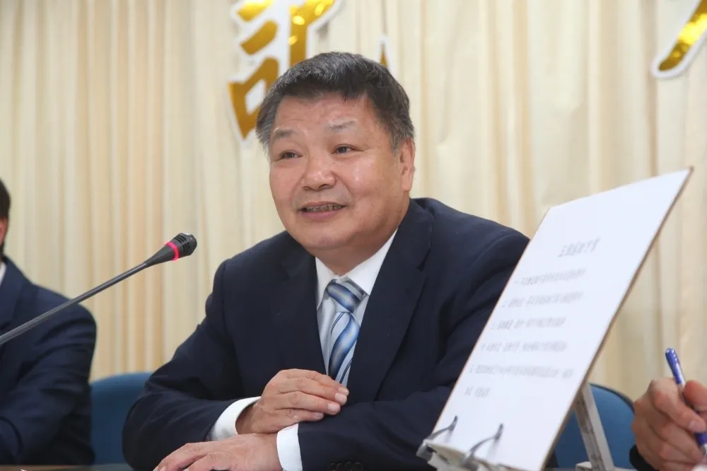 李文忠涉性騷被記2大過撤職　73退將「120顆星星」連署挺他熱誠、專業