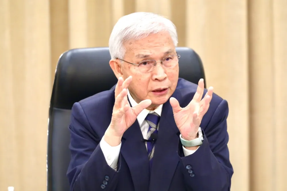 央行否認操作匯率　楊金龍：美方也沒有要求台幣走升