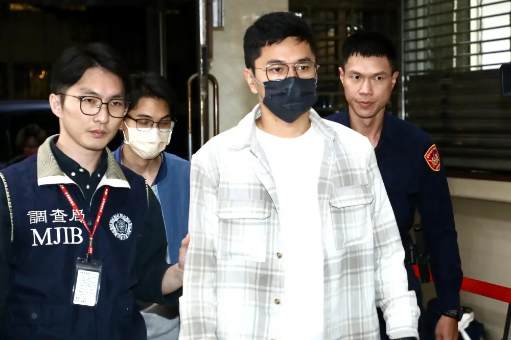 張克晉退出挨批「要如何做人」　李孝亮母憂兒：若退出恐遭摧毀人格