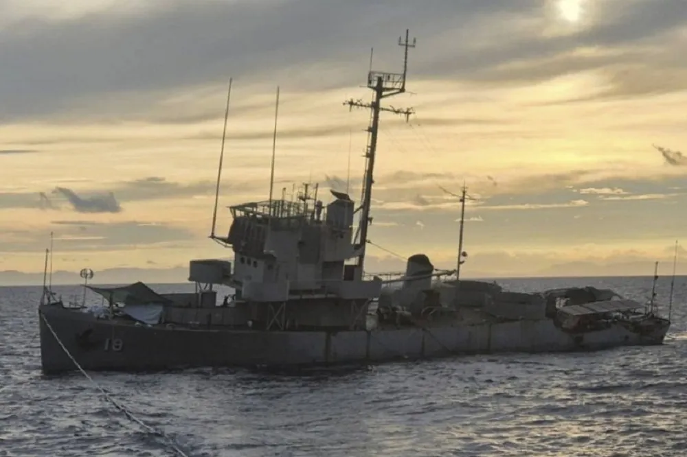 美菲南海軍演用二戰PS-19軍艦當靶船　還沒開砲船就沉了