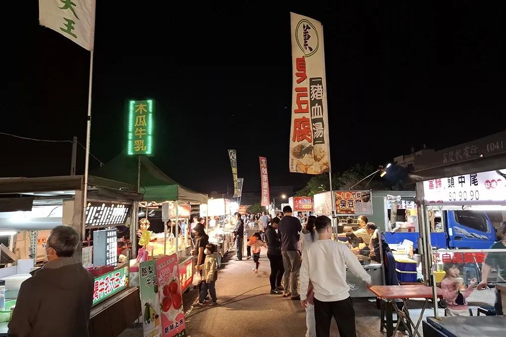 彰化人 40 年回憶掰了！花壇夜市最後營業日出爐、熄燈原因曝光　人氣美食將搬到「這 2 個」夜市