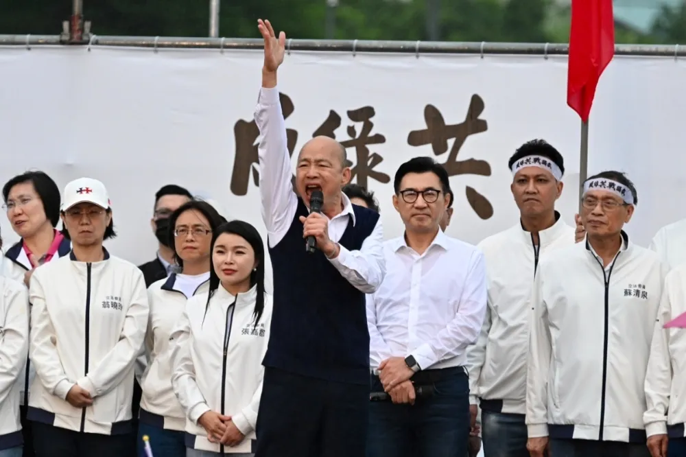 鄉民的民族大哉問（之1）：怎麼看「光復中國大陸，恢復中華民國」?