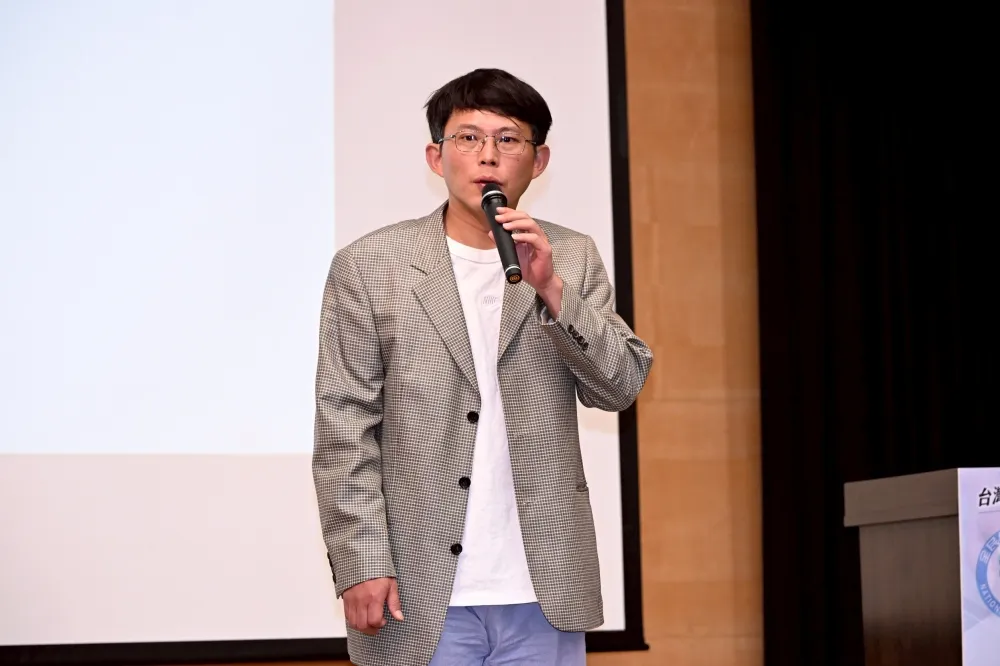 批民進黨砍7天假　黃國昌：勞工對他們來說隨時可割可棄