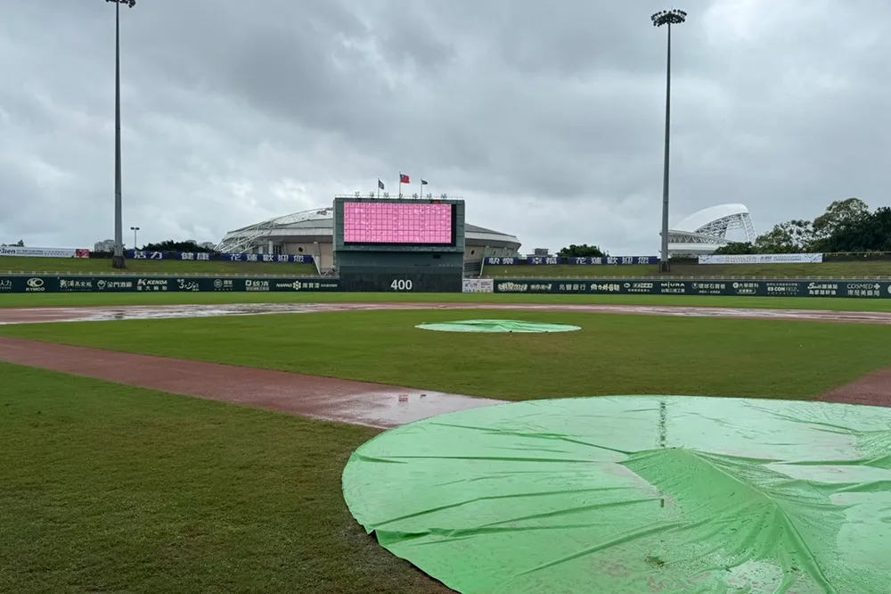 中信兄弟、台鋼雄鷹連2戰因大雨延期　中職公告：補賽延至6月底