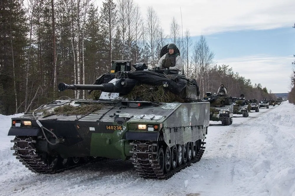 【有片】烏軍2款全球最強戰車　美製M2布萊德雷vs.瑞典CV90誰更勝一籌？