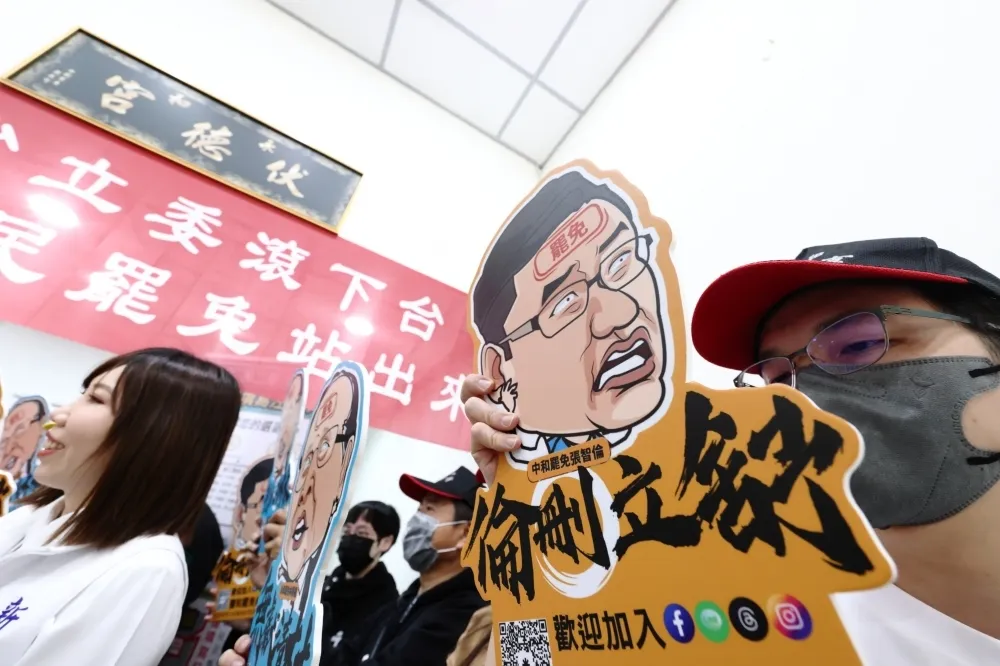 雙北罷藍委全壘打！張智倫、林德福二階連署送件破6萬份　突破門檻120％