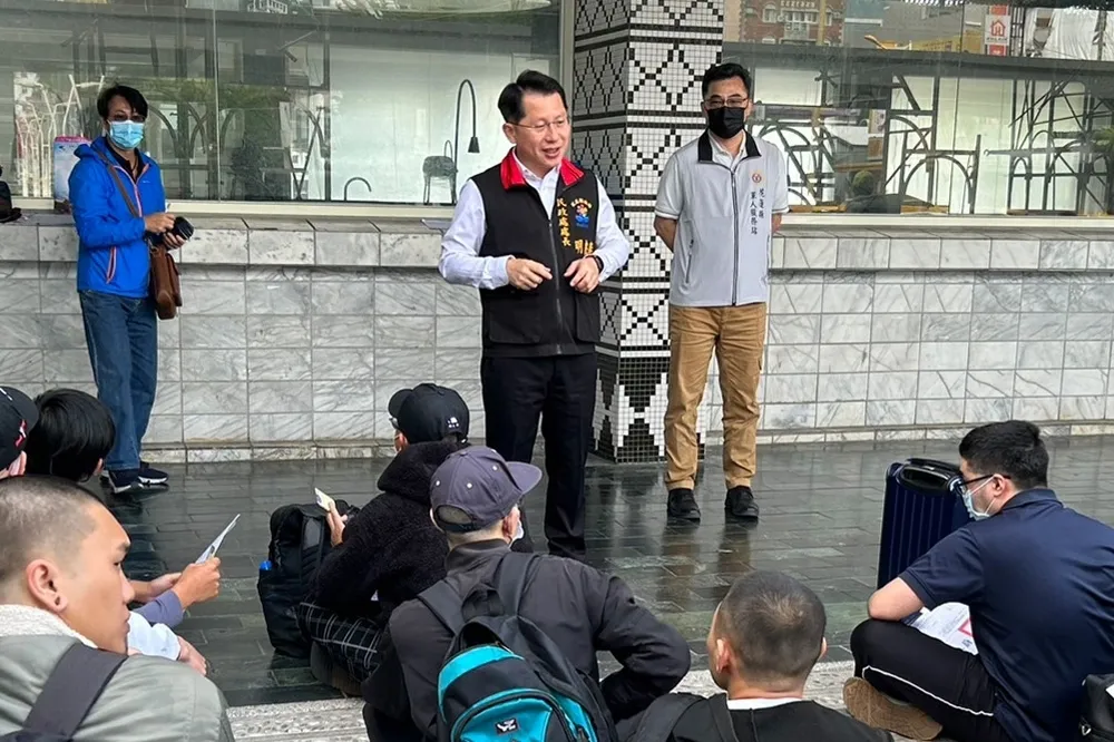 花蓮民政處長明良臻「查水表」遭起訴　法院裁定50萬交保戴電子腳鐐