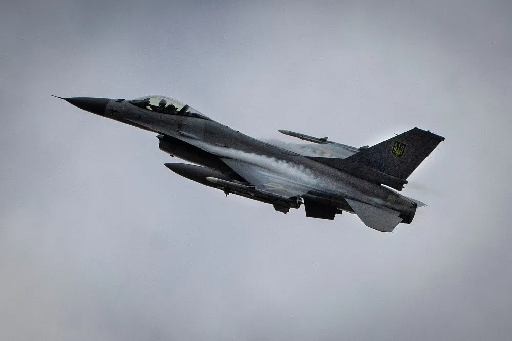 烏軍F-16擊落俄羅斯3目標後突墜毀　飛行員彈射獲救