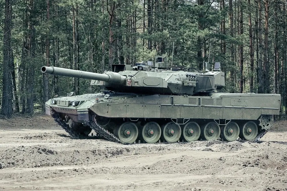 【有片】重建陸軍裝甲戰力　荷蘭正式簽約採購46輛豹2A8戰車