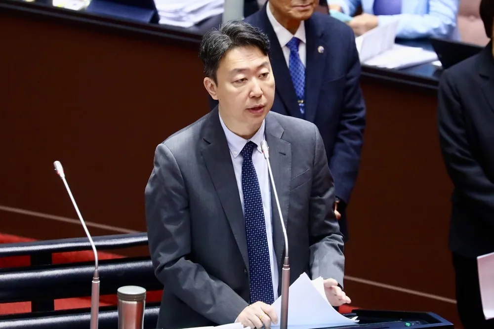 內閣施政1周年聲量榜單出爐　陳世凱好感度奪冠、郭智輝墊底
