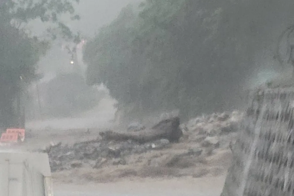 雨襲東台灣！台9線蘇花公路又斷　崇德路段土石流「只出不進」