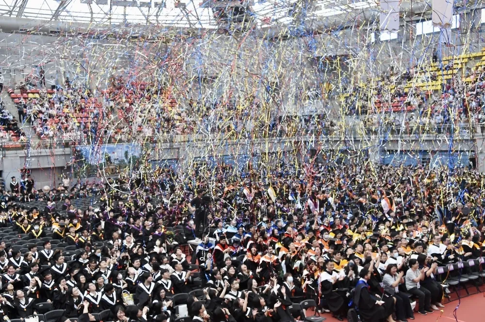 好失望！畢業典禮沒播放「上台大便」　台大說明原因