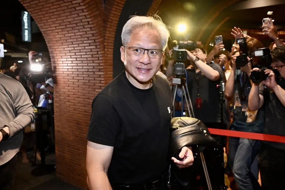 輝達擬為中國推陽春Blackwell晶片　非台積電CoWoS製程、比H20便宜一半