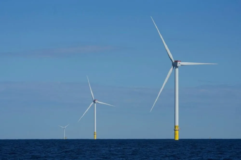 風能與太陽能發電的成本已低於燃煤和燃氣發電，甚至在新設施建造成本計入後，也比核能發電便宜。（美聯社）