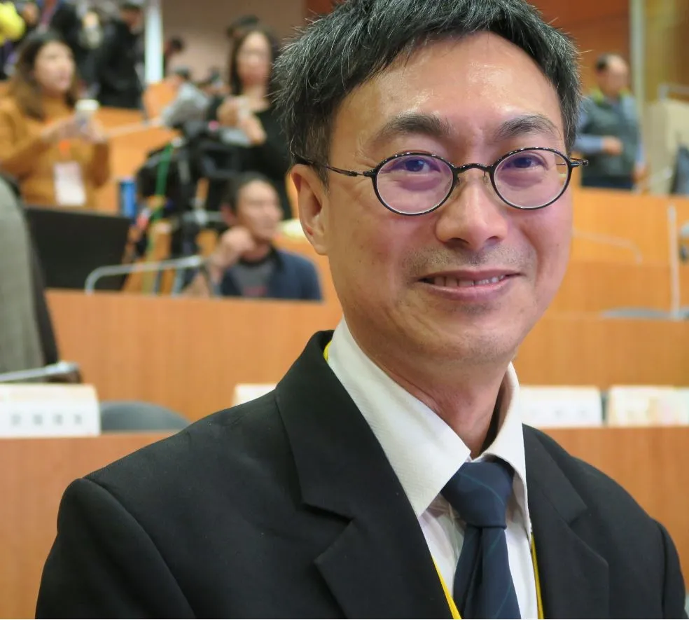 香港人已非羅大佑當年說的「沒膽民主」 -- 上報/ 評論