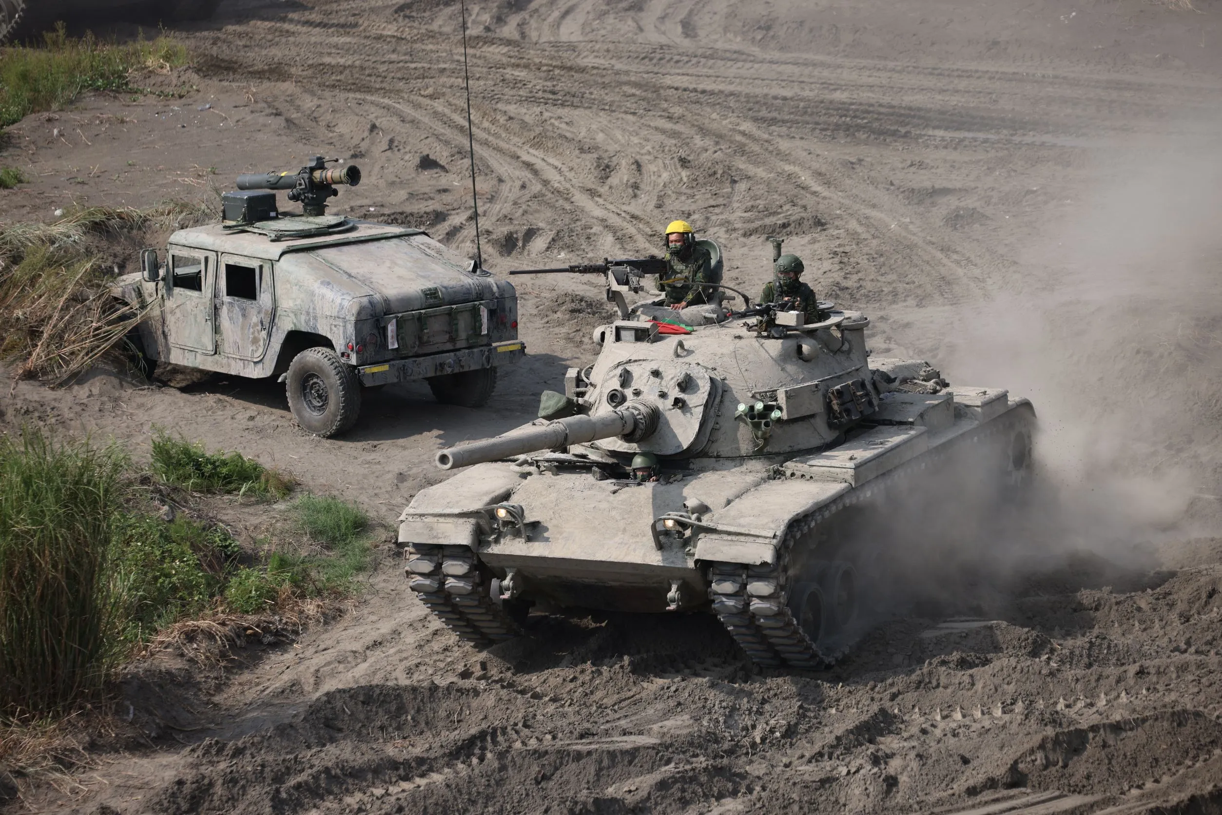 雲豹」裝置105公厘戰車砲成輪型戰車關鍵在於「高膛壓低後座力砲」的自製-- 上報/ 調查