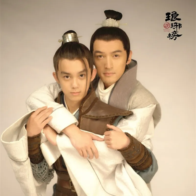 胡歌主演的權謀劇《琅琊榜》中，吳磊飾演武功高強但心智不全的小護衛「飛流」
