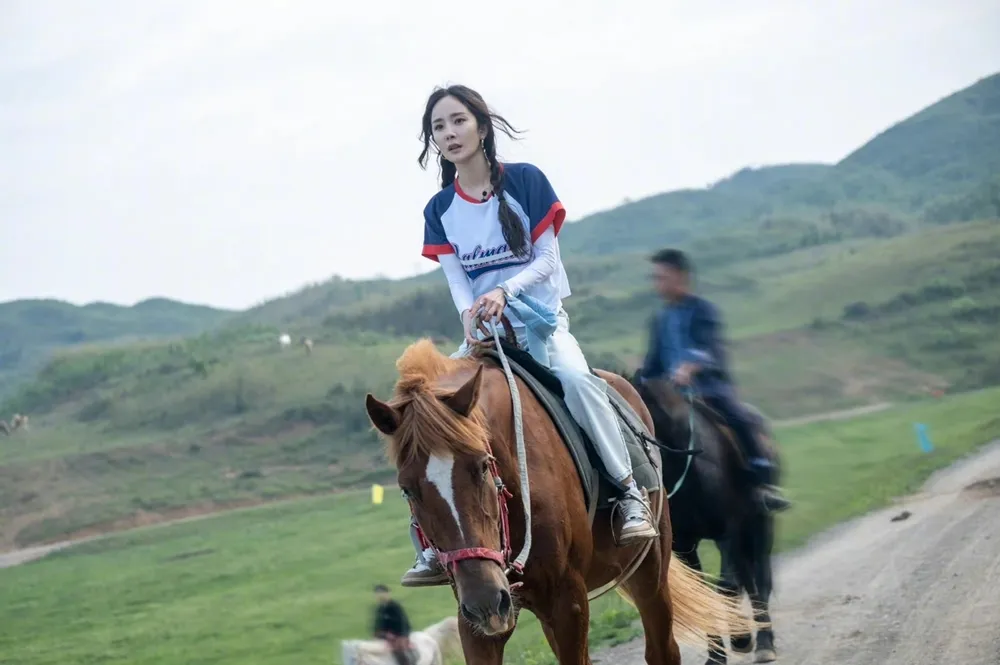 楊冪是中國娛樂圈內知名的高情商女王，擁有高EQ