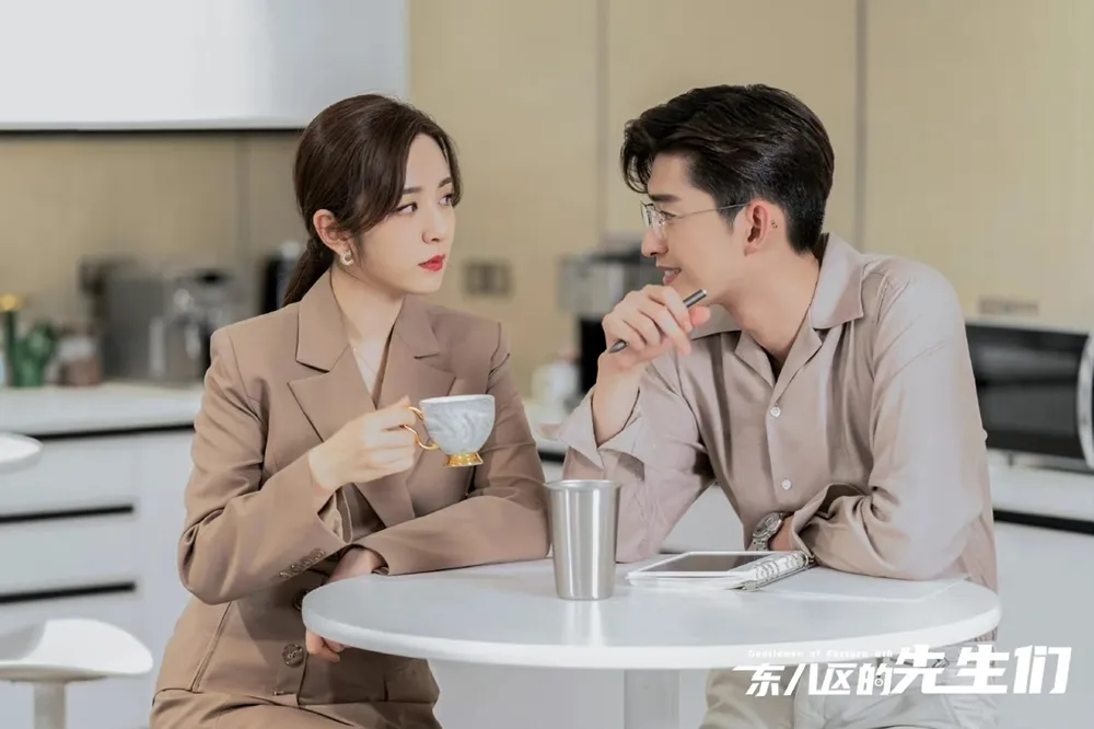 張翰與「胡歌前女友」王曉晨主演的《東八區的先生們》劇情爆性騷擾爭議