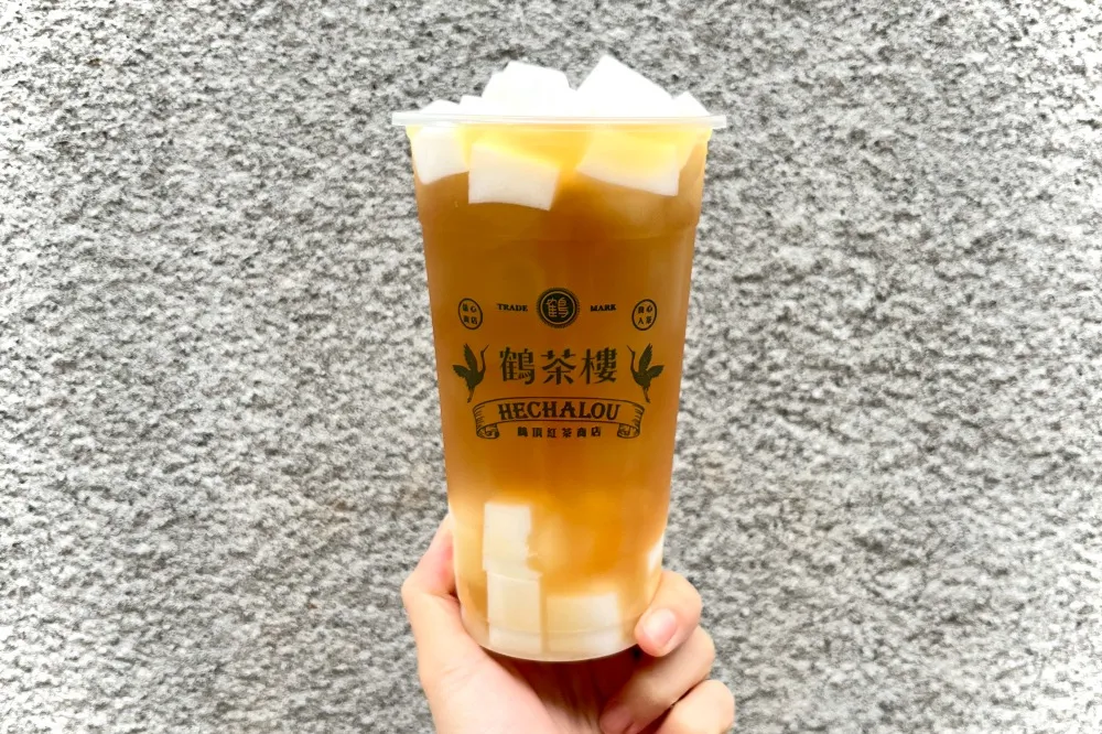 全台首創「泰奶凍」、「芝麻糊凍」!鶴茶樓獨家推出 5 款凍類配料、7 款新品 3/21 第二杯半價優惠 -- 上報 / 生活