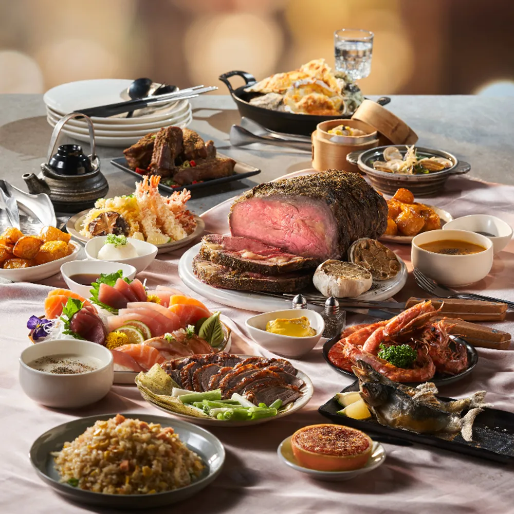 一直以來都有國民 buffet 之稱的「饗食天堂」，平日下午餐只要 698 元，平日午晚餐及假日午餐不含服務費千元有找