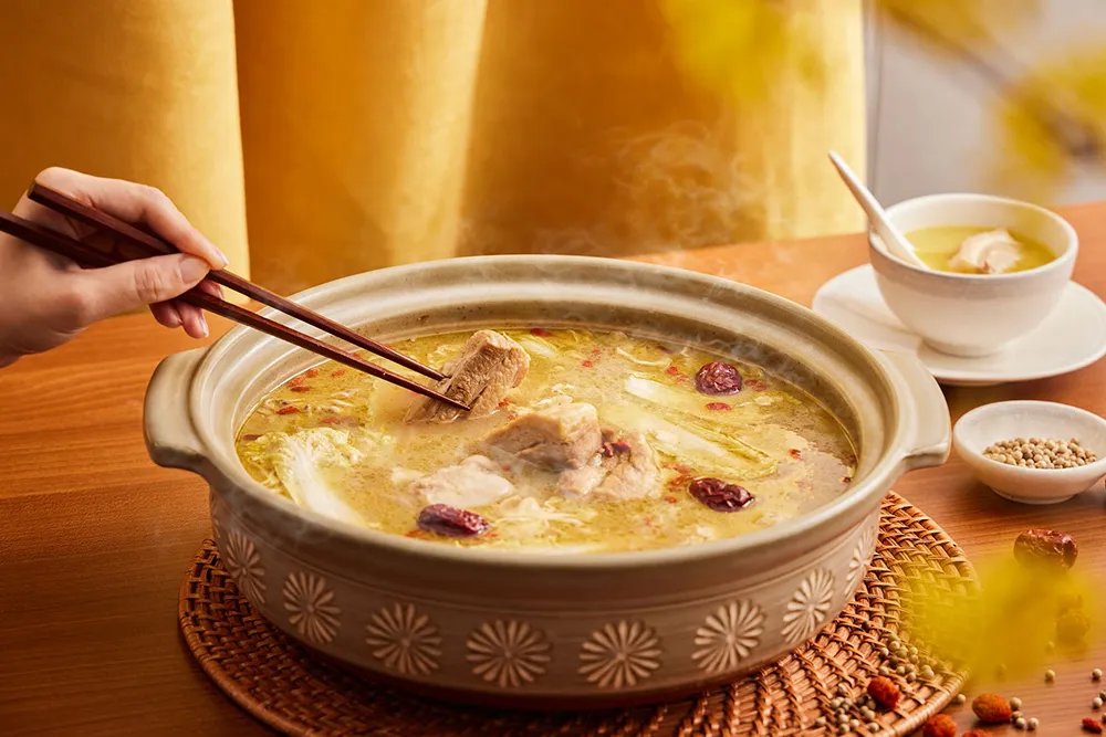 台北火鍋「如嬌花膠雞鍋物」仁愛二店同步推出限店料理！全新口味「胡椒肉骨茶肋排雞湯鍋」登場