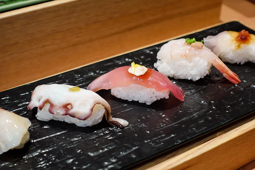 以日本料理為主軸的吃到飽「旭集」於即日起正式登場大葉高島屋，成為天母最大間的吃到飽