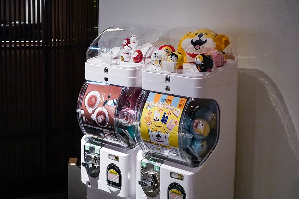 為了慶祝「旭集」天母店開幕，期間限定「旭集 IP 扭蛋乙顆(造型隨機)」免費送
