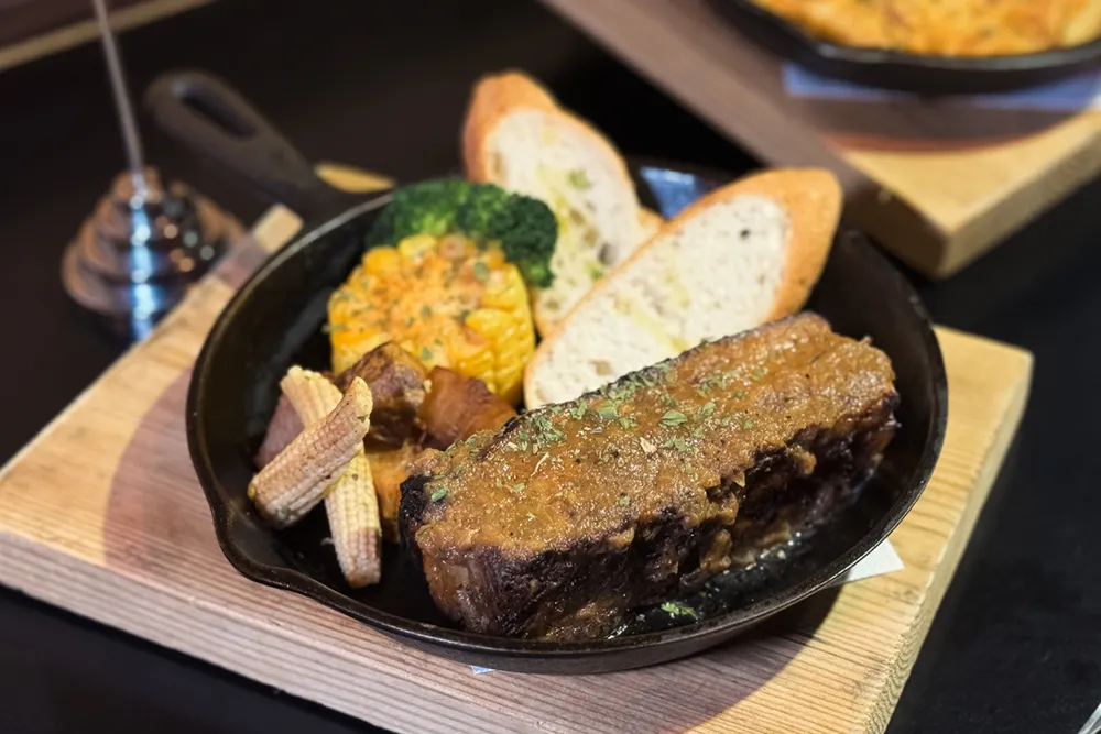 「ABV 加勒比海餐酒館」智利美食推薦：智利風味烤牛胸